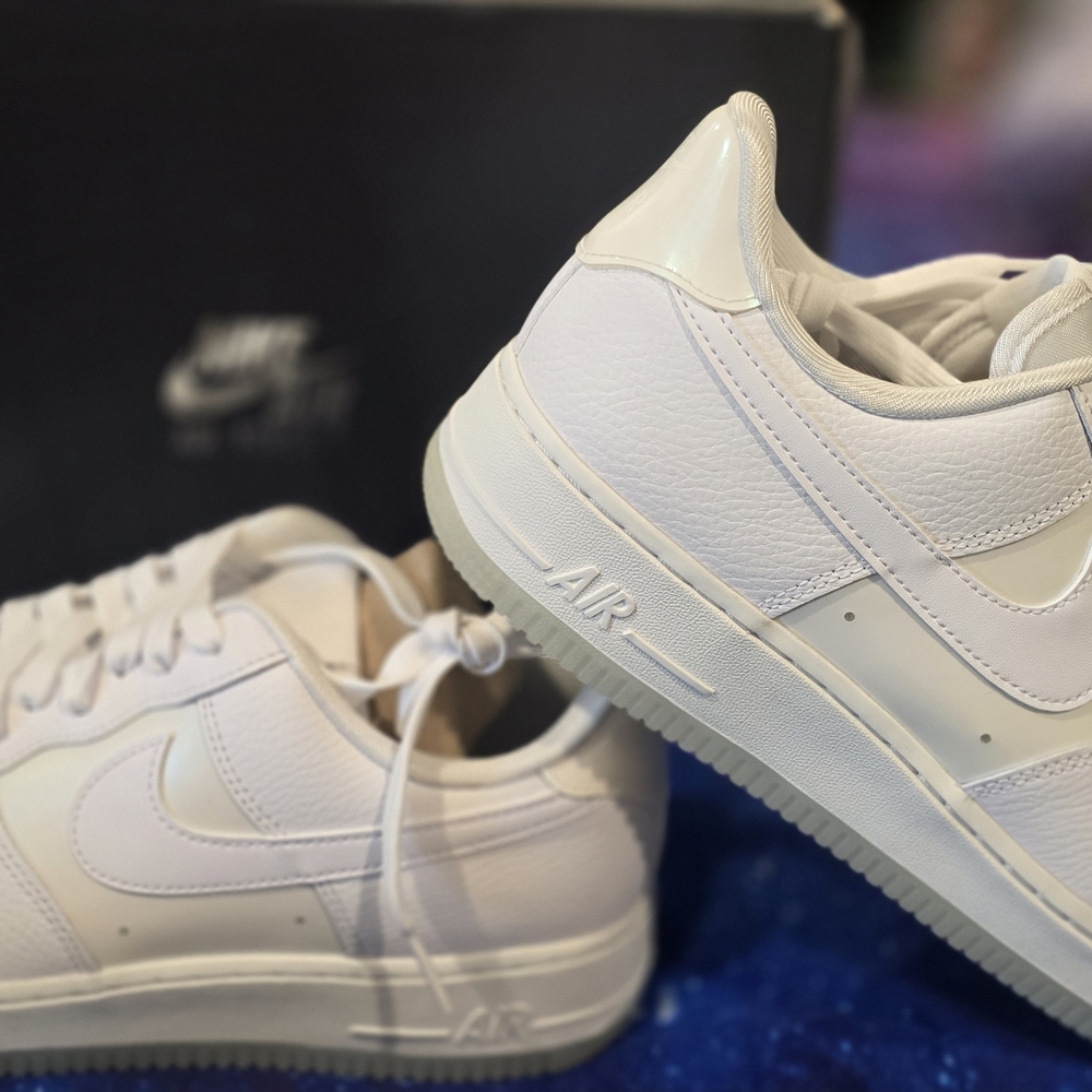 Nike Kids White Leather Air-Emblazoned Low Sneakers